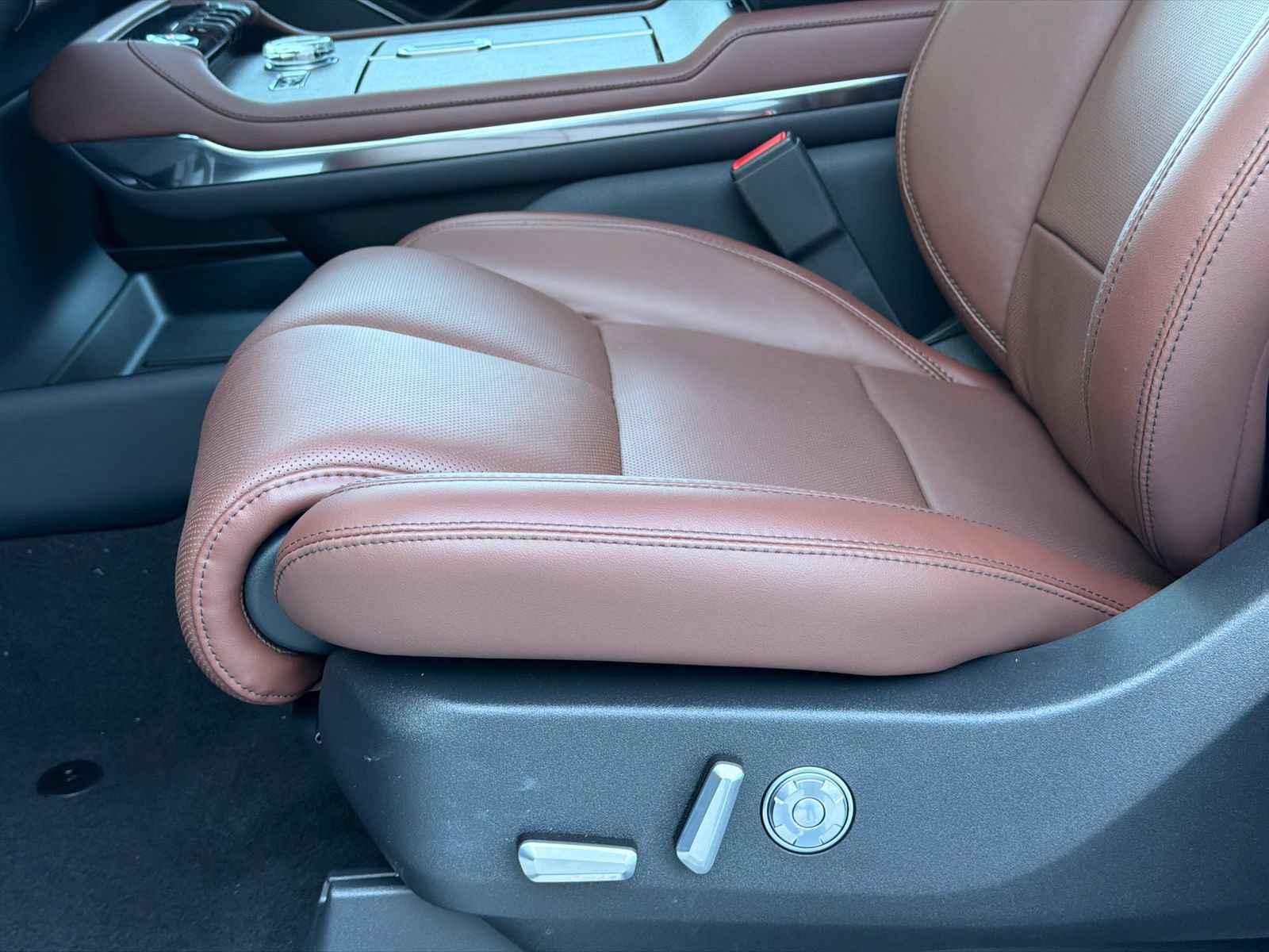 New 2026 Lincoln Navigator L Reserve AWD/4WD image 18