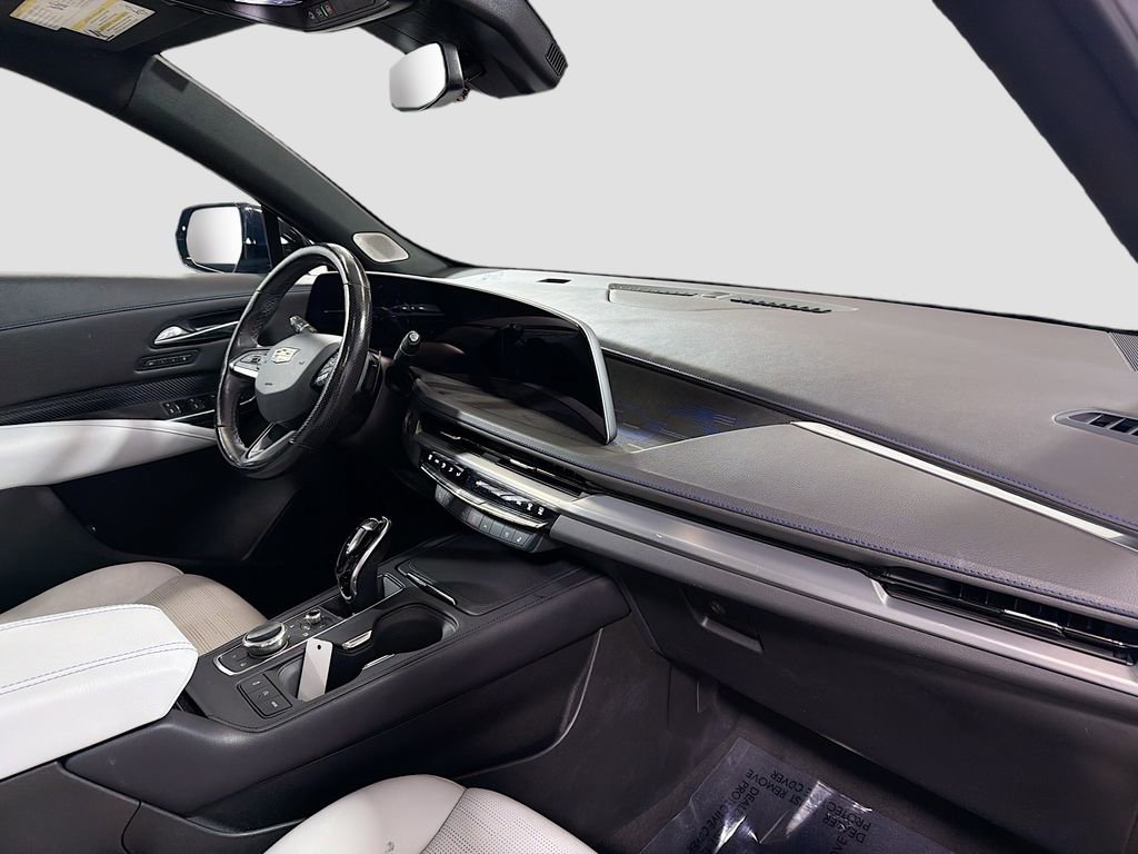 Used 2024 Cadillac XT4 Sport image 31