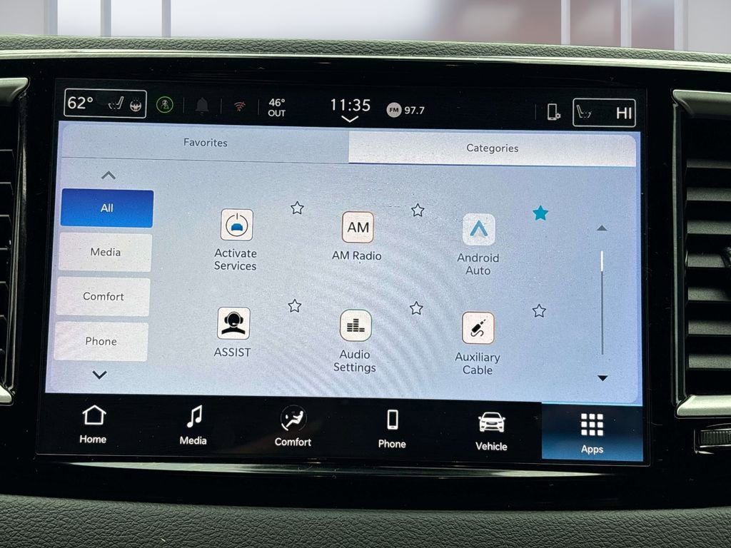 Used 2025 Chrysler Pacifica Select image 26