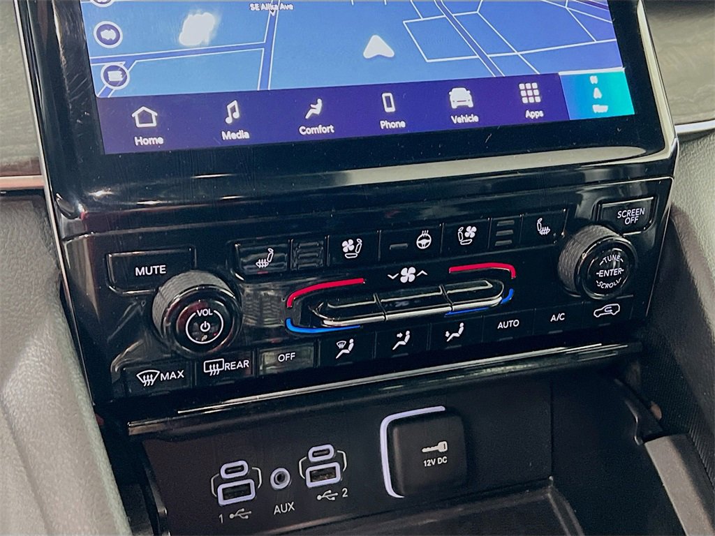 Used 2024 Jeep Grand Cherokee L Limited w/ Luxury Tech Group II image 16