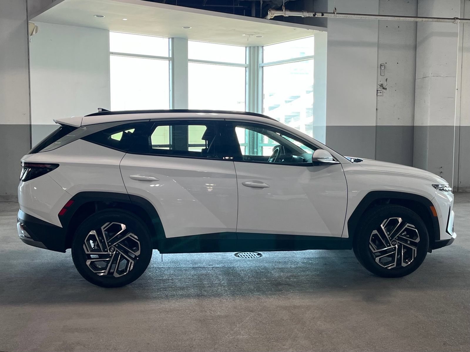 Used 2026 Hyundai Tucson Limited AWD/4WD image 13