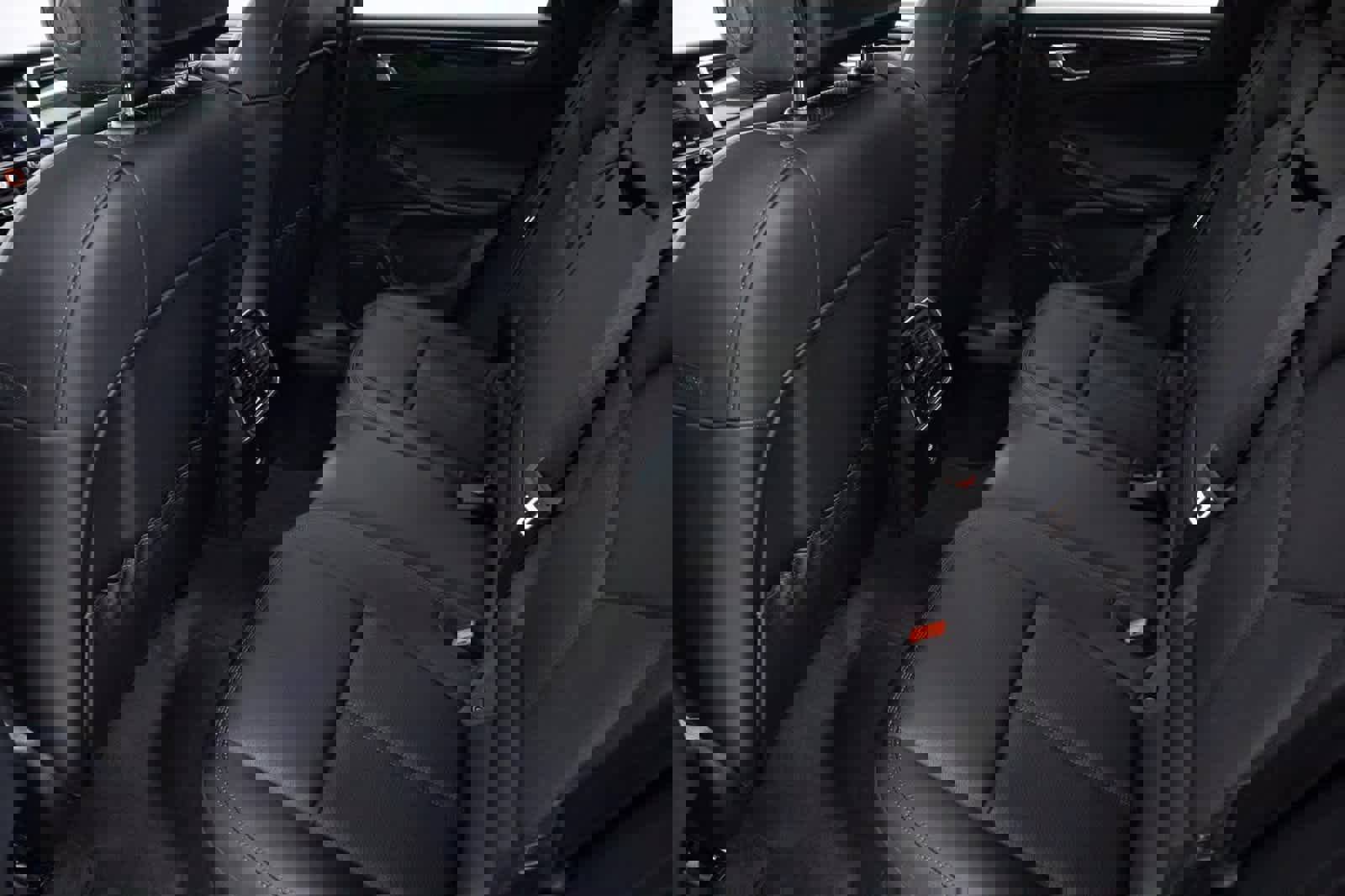 Certified 2025 Porsche Macan image 28