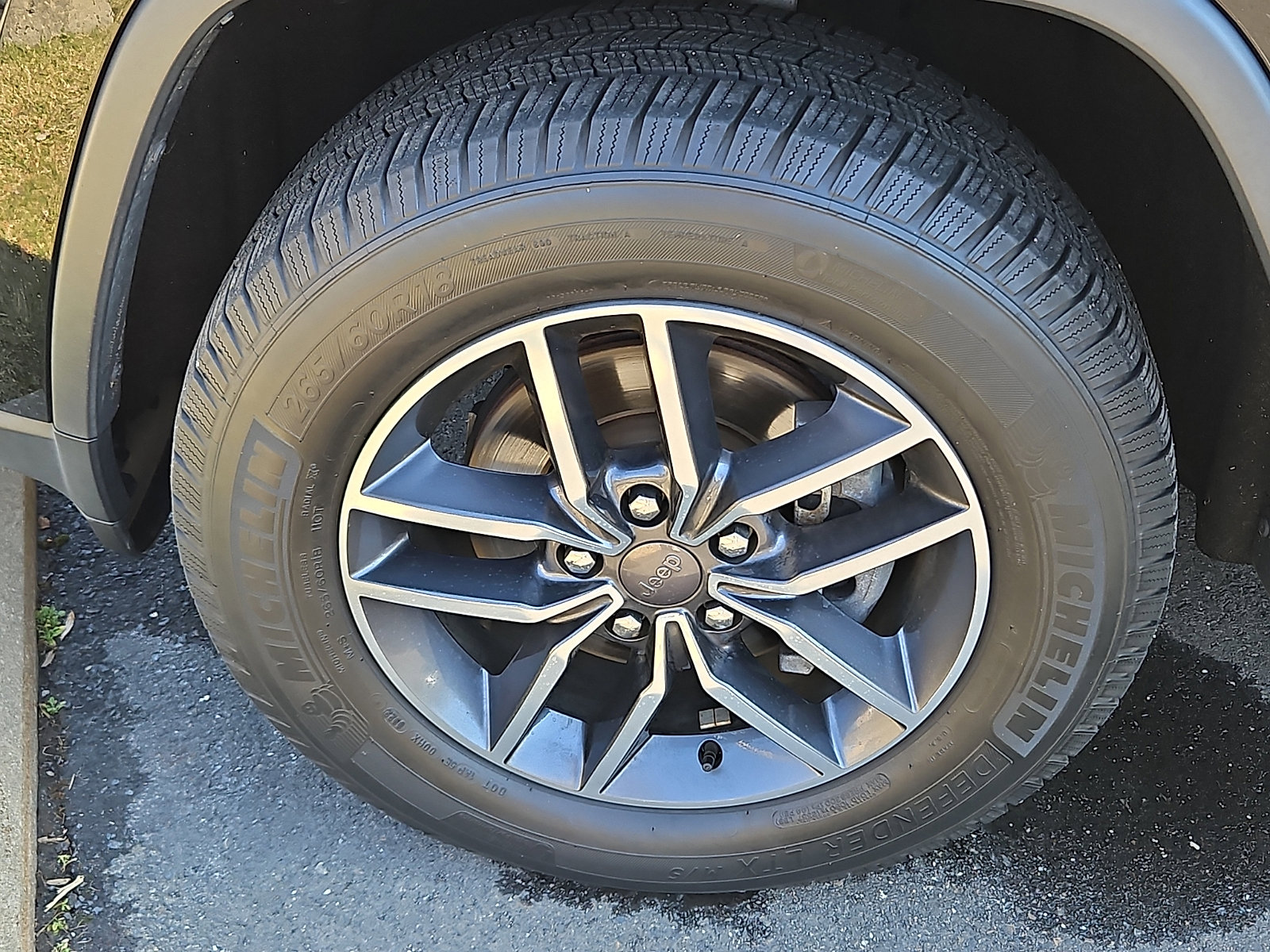 Used 2019 Jeep Grand Cherokee Limited image 4