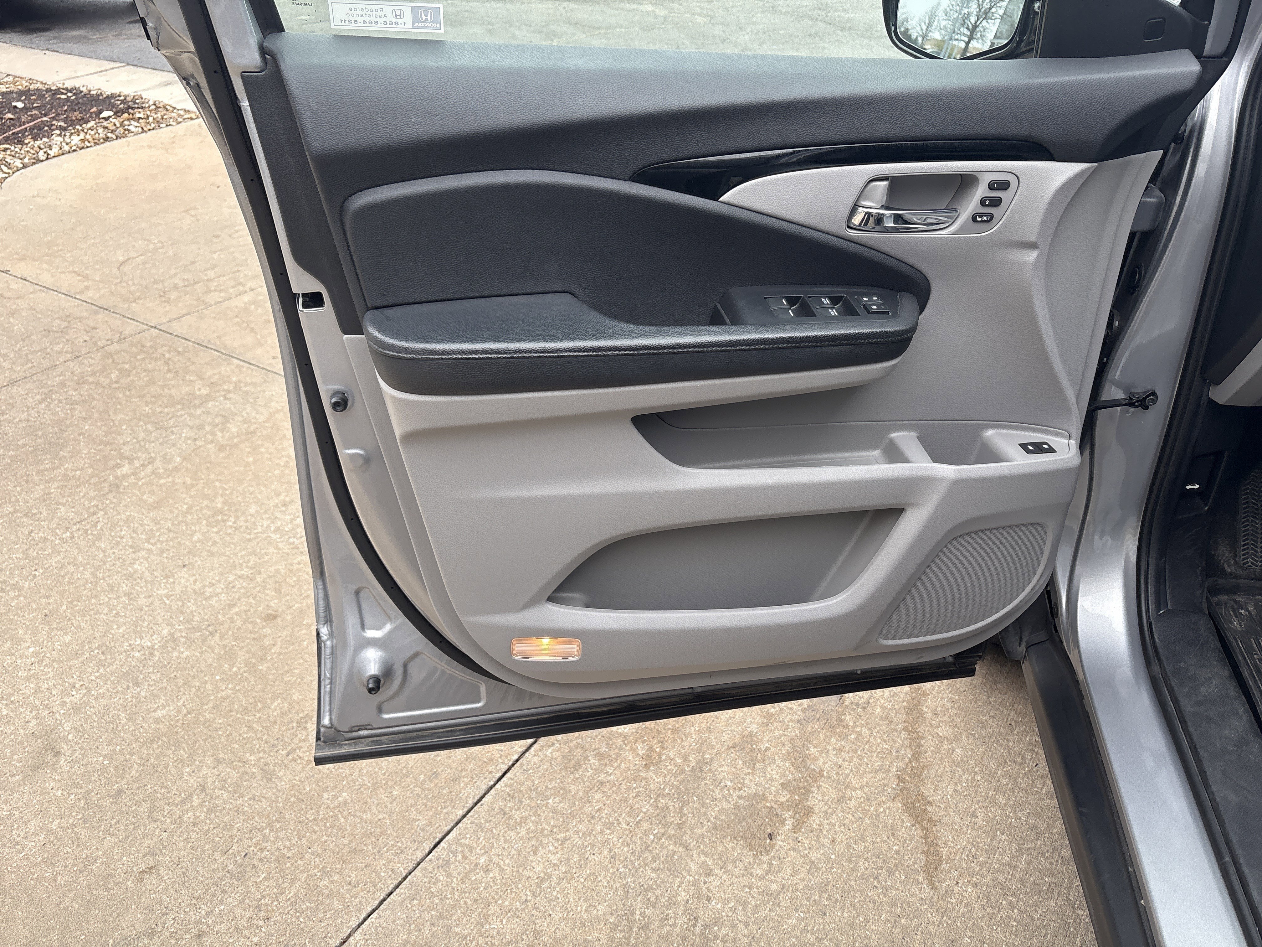 Used 2021 Honda Pilot Touring image 14