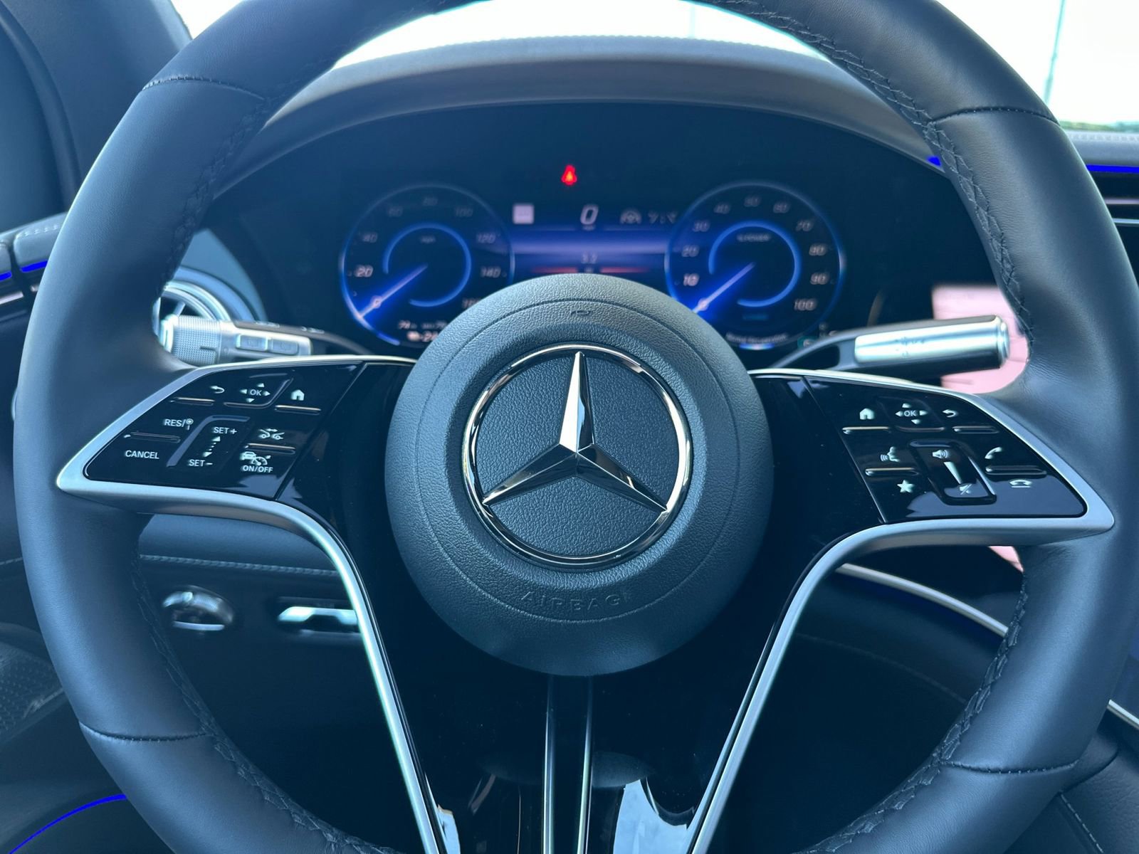 New 2026 Mercedes-Benz EQS 550 4MATIC SUV image 26