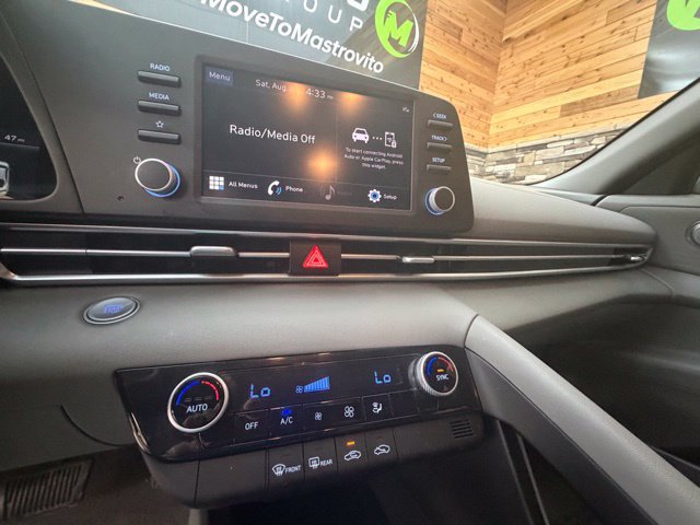 Certified 2023 Hyundai Elantra SEL w/ Preferred Accessory Package FWD image 21