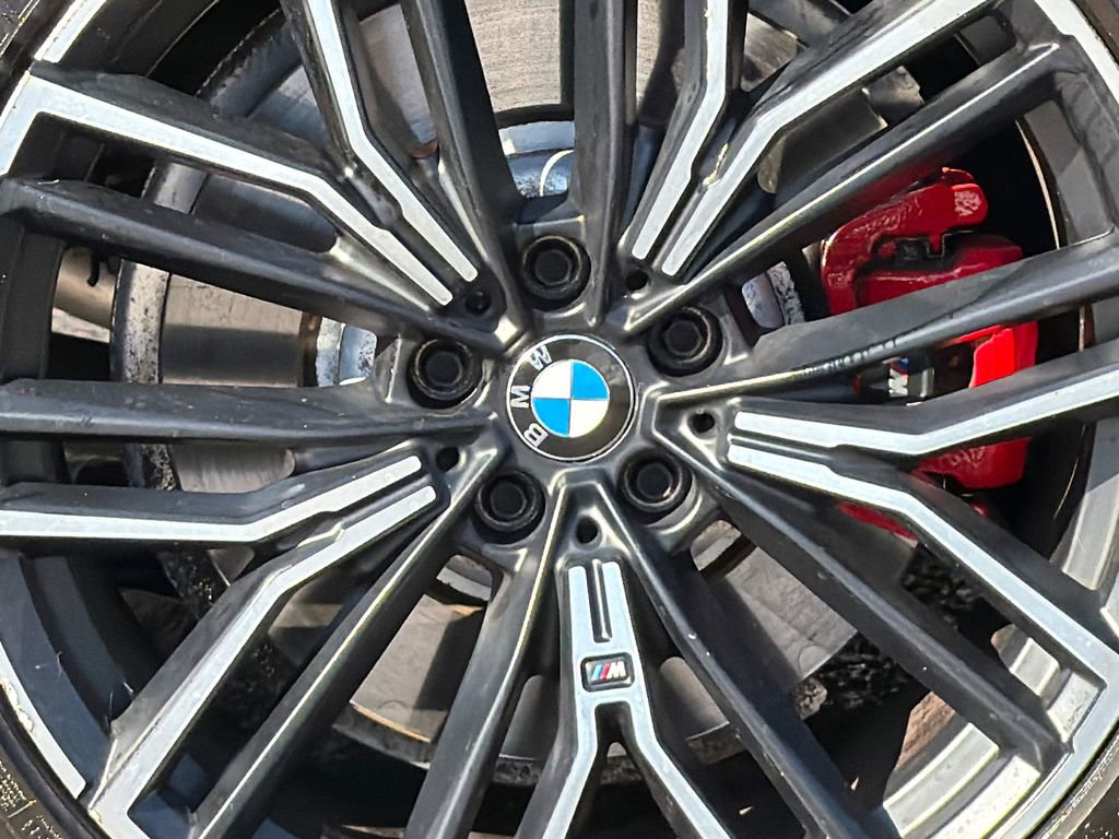 Used 2023 BMW M550i xDrive w/ Executive Package image 6