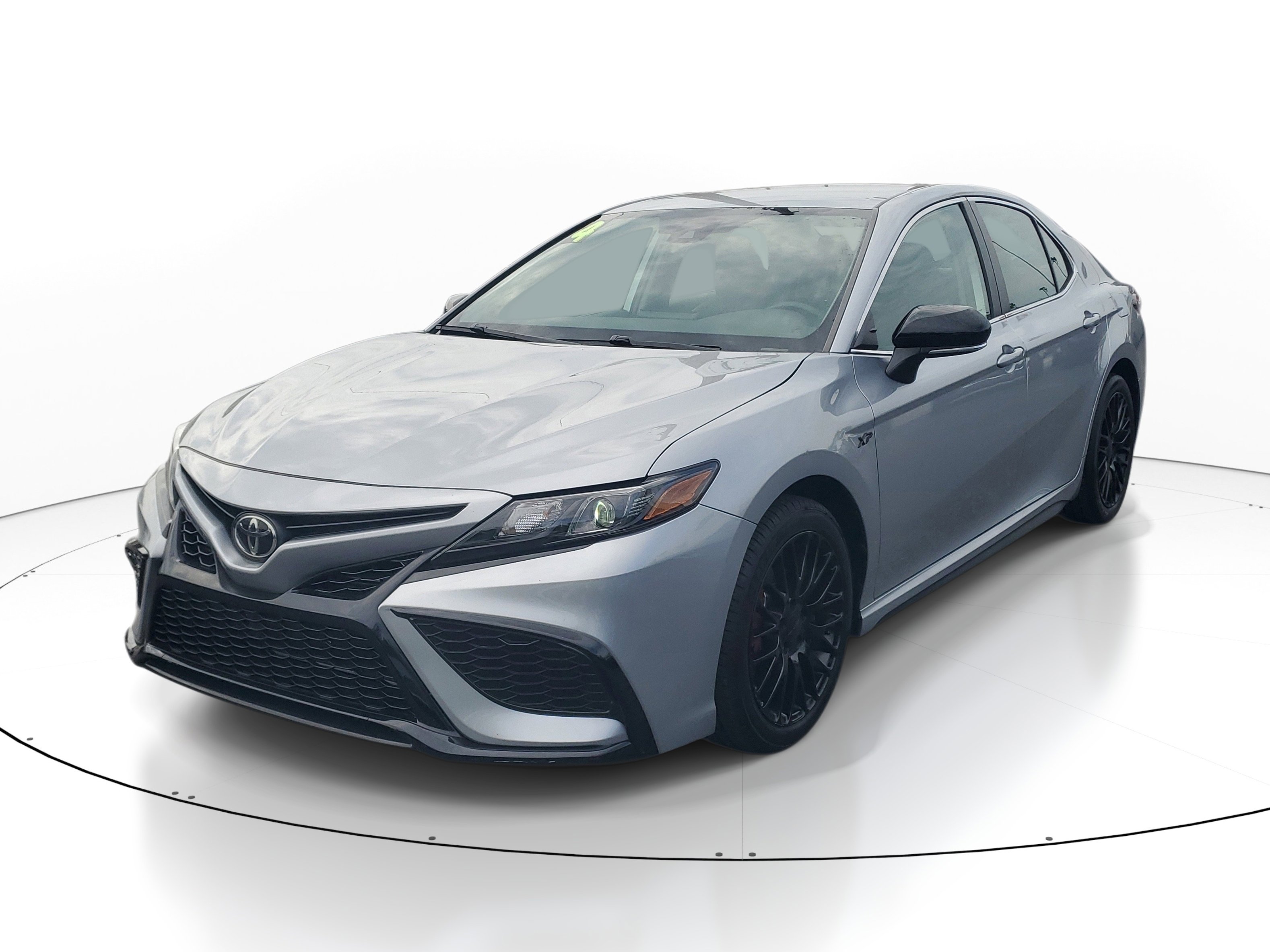 Used 2024 Toyota Camry SE FWD image 3