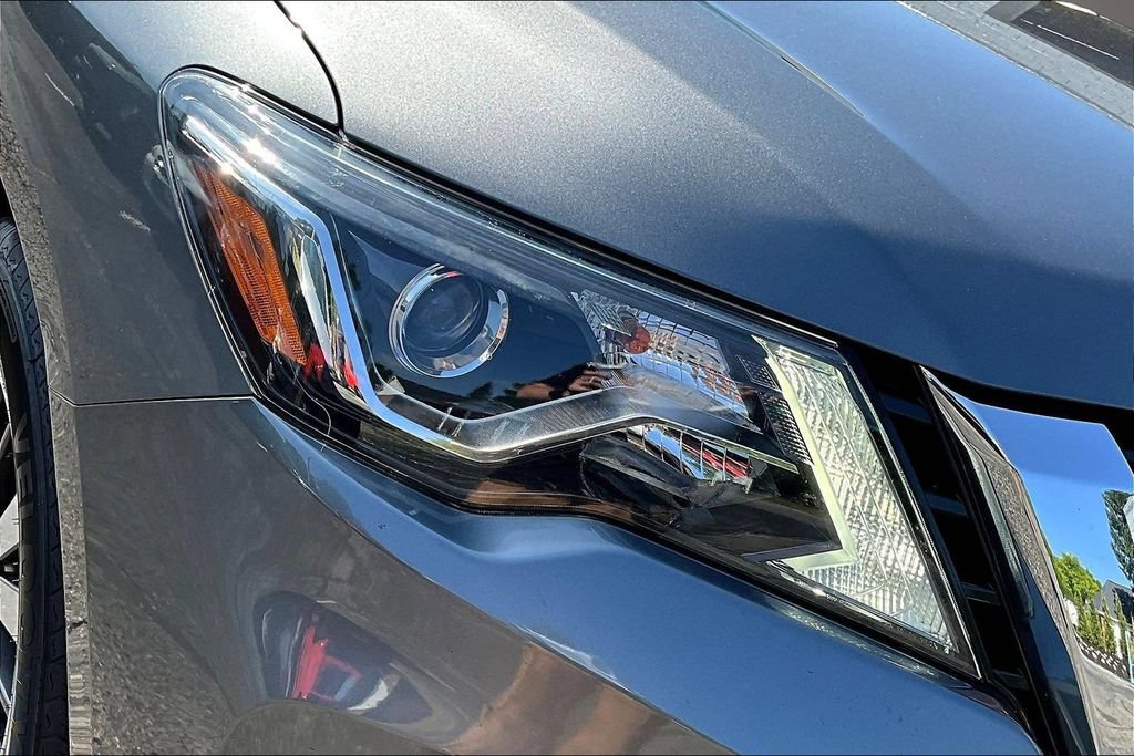 Used 2020 Nissan Pathfinder S AWD/4WD image 32