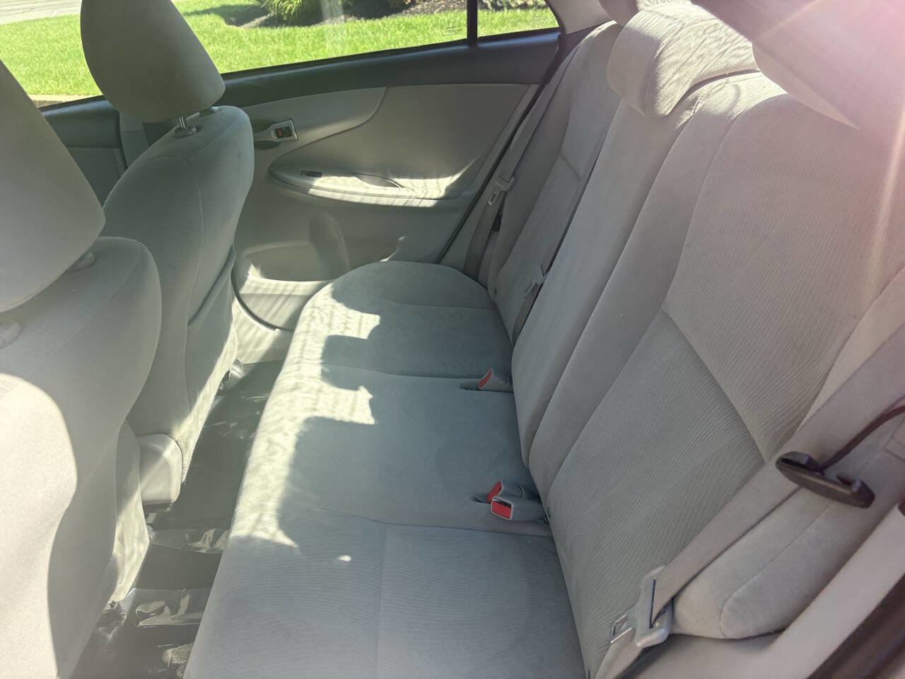 Used 2011 Toyota Corolla LE image 14