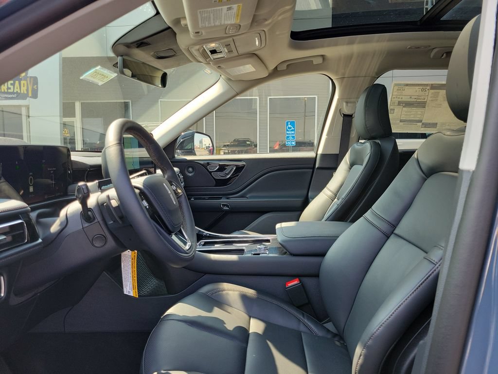 New 2026 Lincoln Aviator AWD image 18