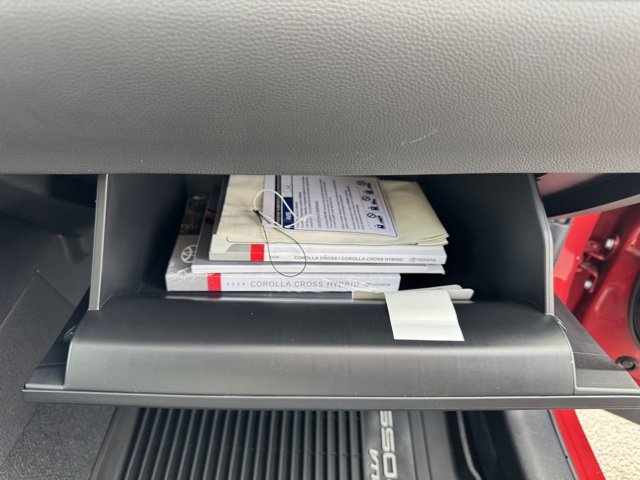 Certified 2026 Toyota Corolla Cross SE image 37