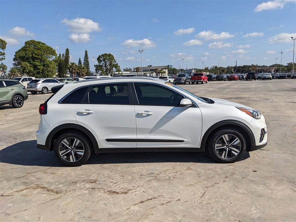 Certified 2022 Kia Niro LXS image 10