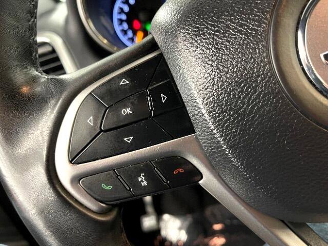 Used 2021 Jeep Grand Cherokee Laredo image 19