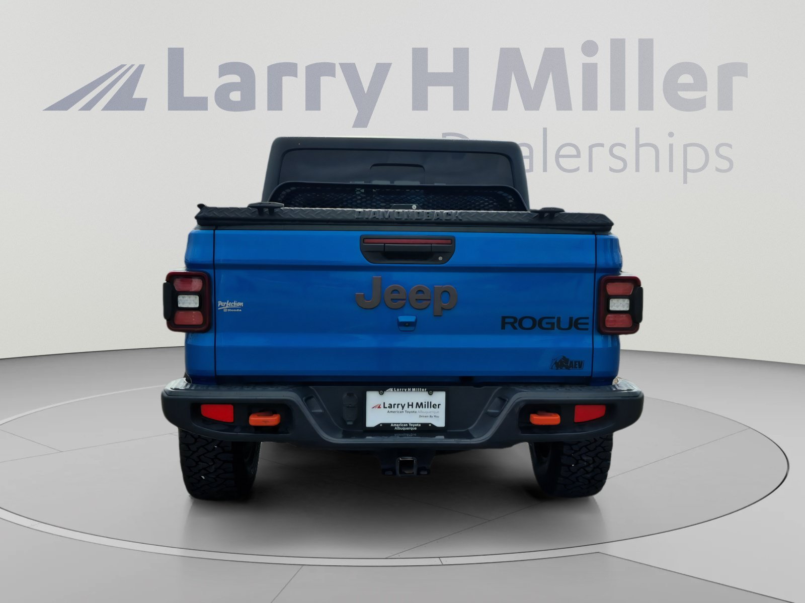 Used 2021 Jeep Gladiator Mojave AWD/4WD image 4