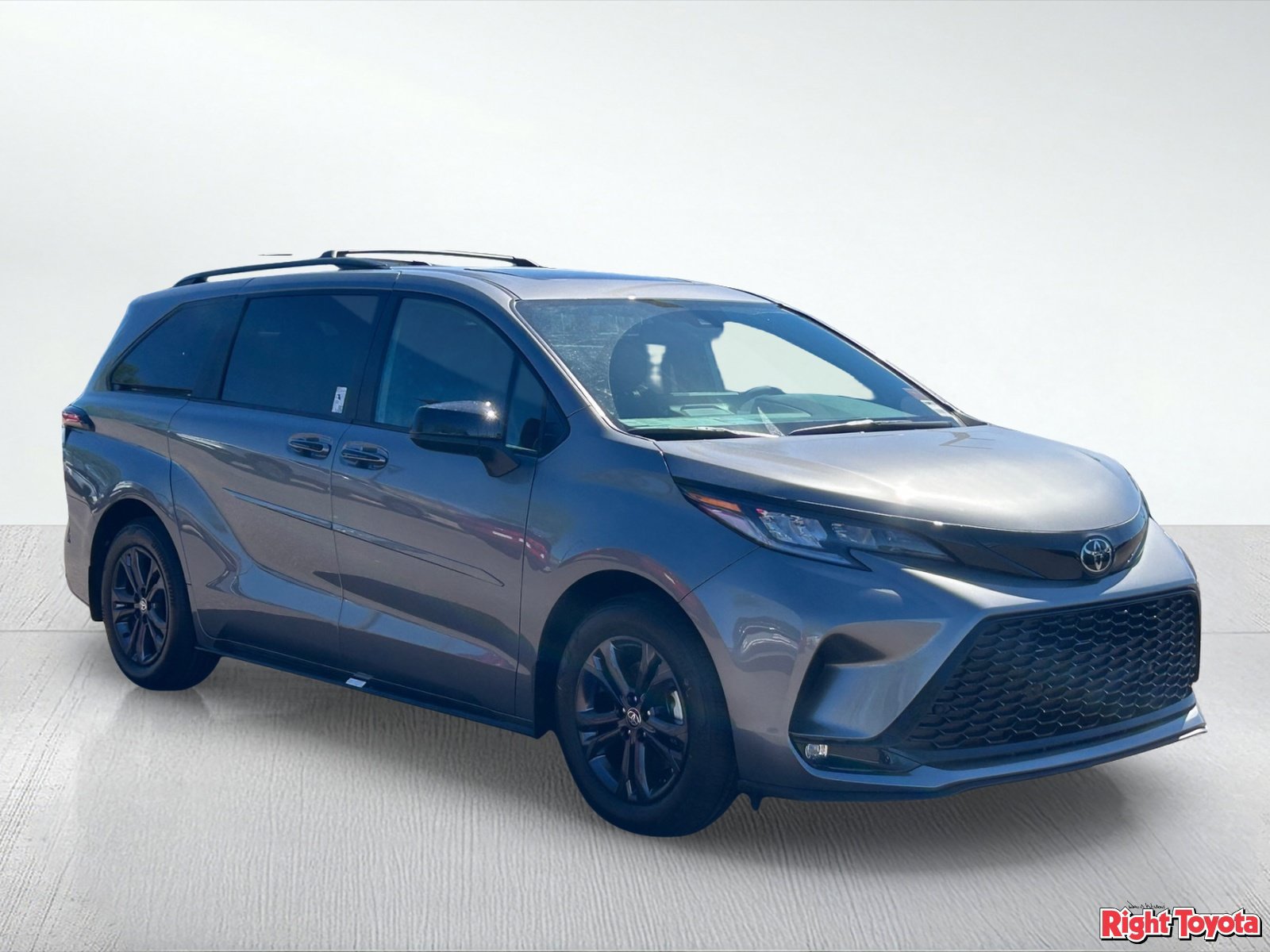 New 2026 Toyota Sienna XSE AWD/4WD image 8