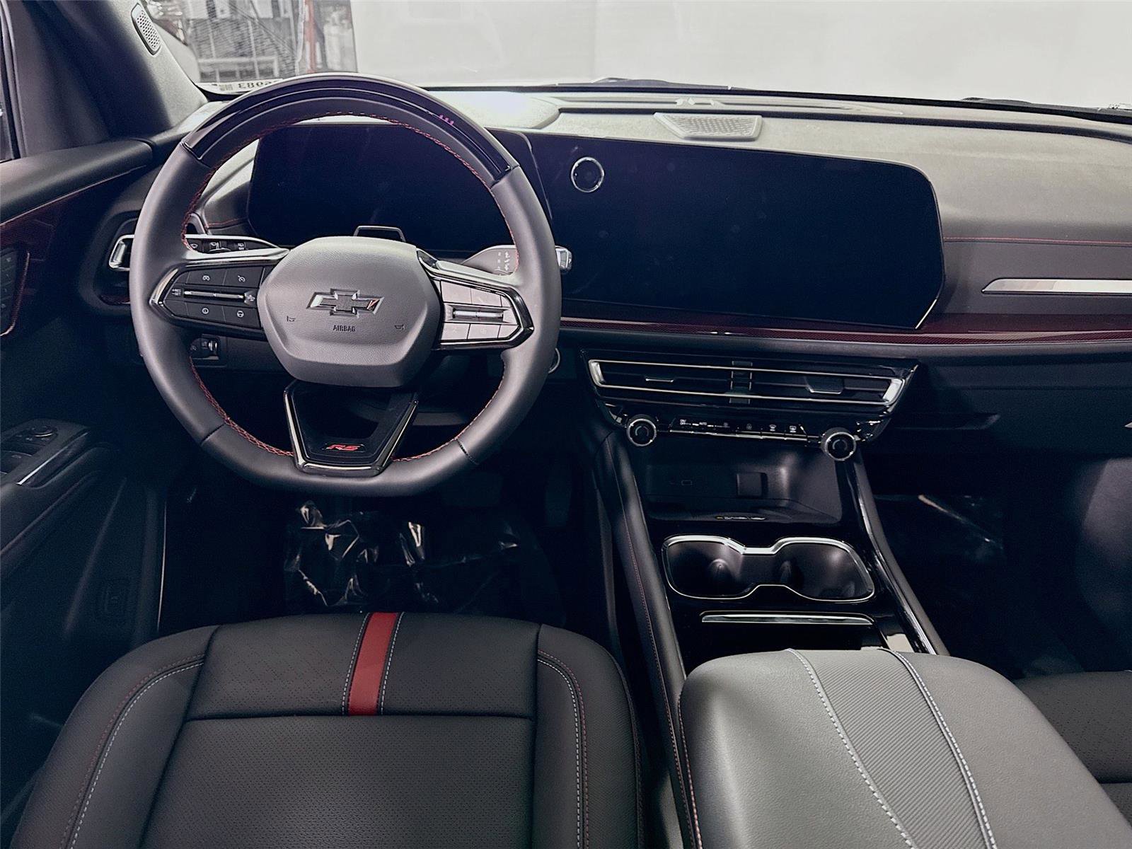 New 2026 Chevrolet Traverse RS image 2