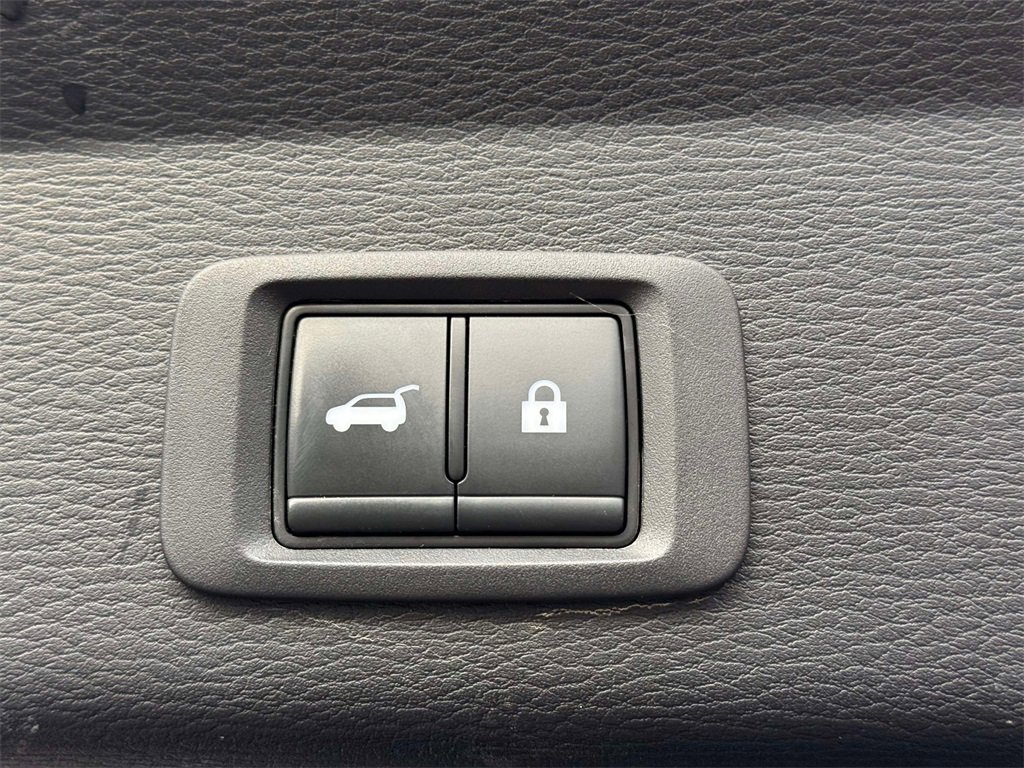 Used 2023 Mitsubishi Outlander AWD image 18