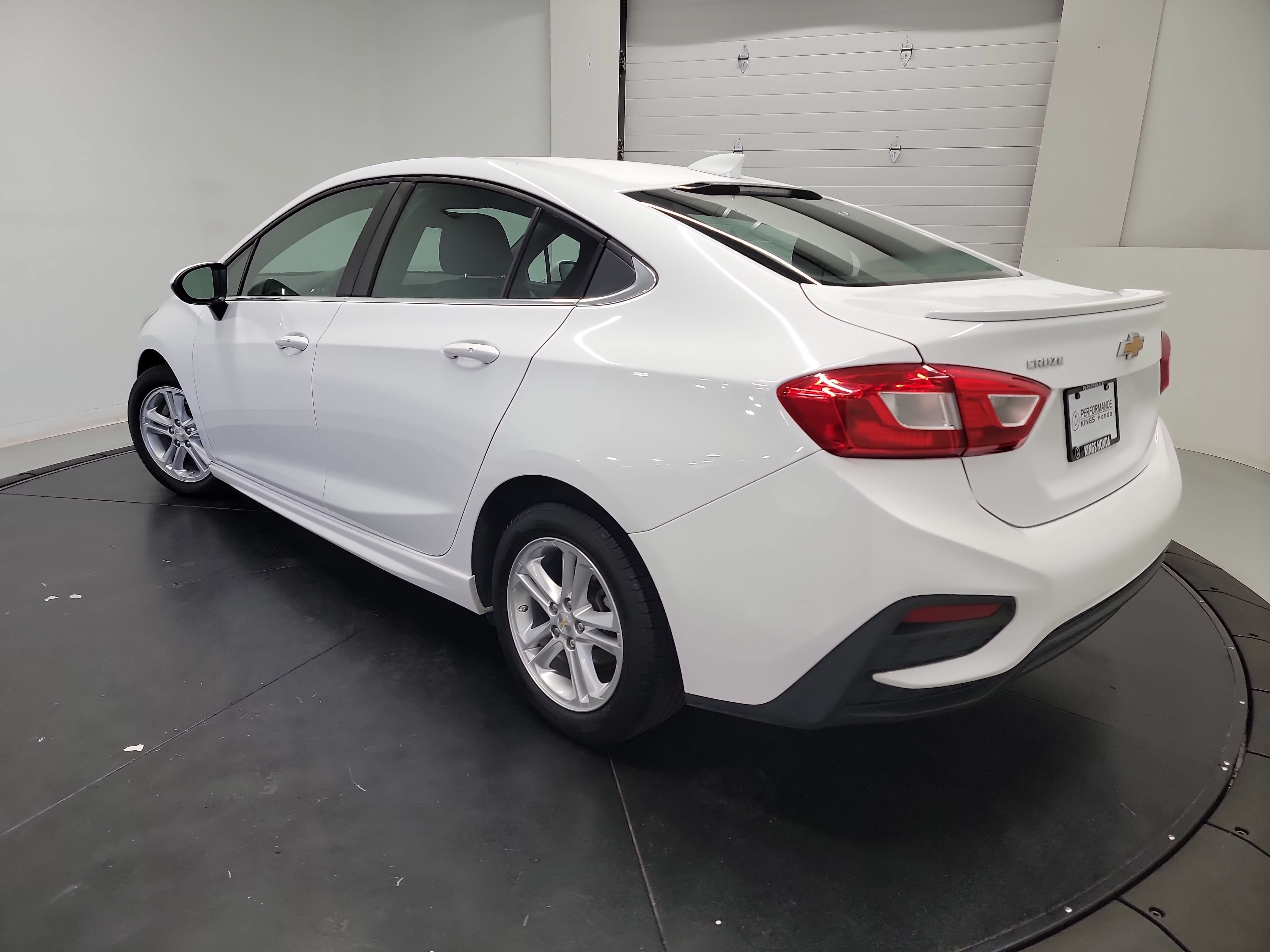 Used 2017 Chevrolet Cruze LT w/ Convenience Package FWD image 6