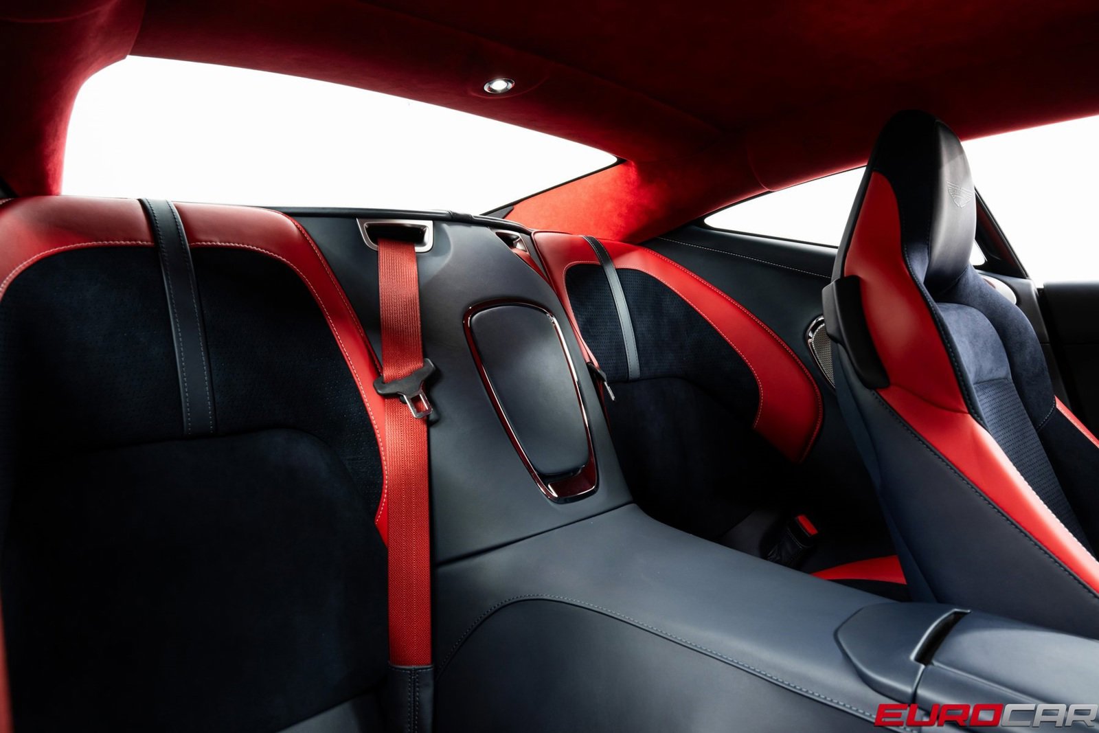 Used 2024 Aston Martin DB12 Coupe image 36