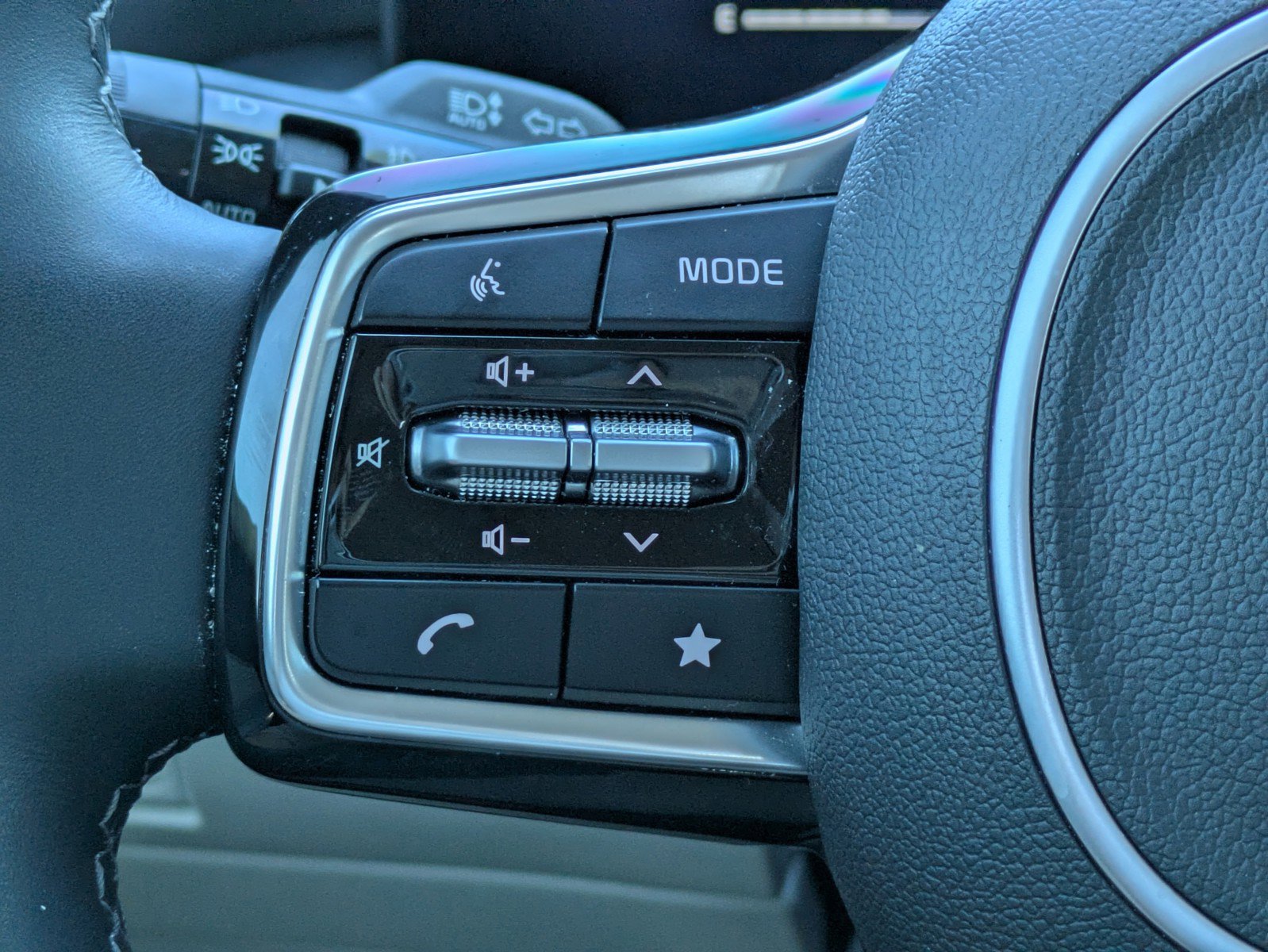 Certified 2025 Kia Sorento EX FWD image 21