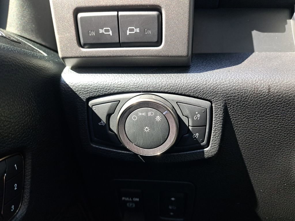 Used 2019 Ford F150 Raptor w/ Equipment Group 802A Luxury AWD/4WD image 31