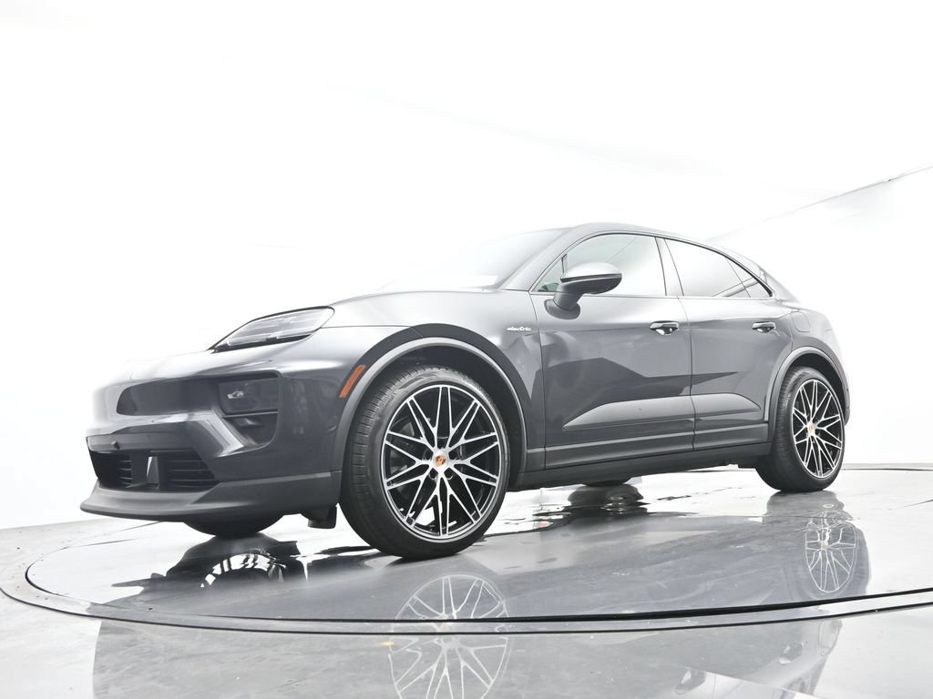 Used 2026 Porsche Macan Electric RWD image 42