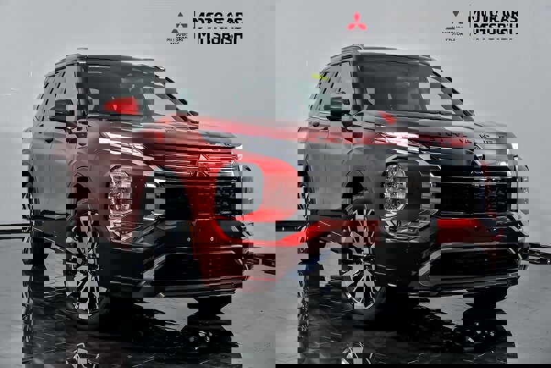 New 2025 Mitsubishi Outlander SEL