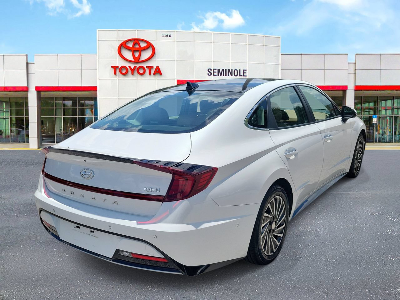 Used 2022 Hyundai Sonata Limited FWD image 3