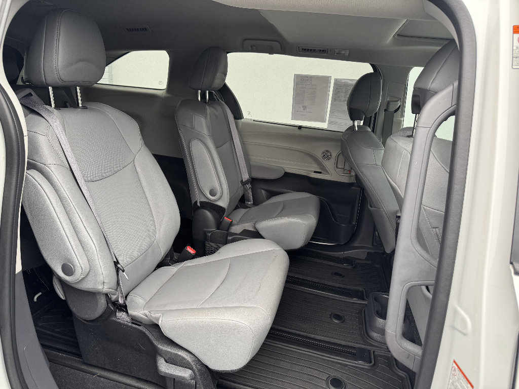 Used 2024 Toyota Sienna XLE w/ XLE Plus Package image 12