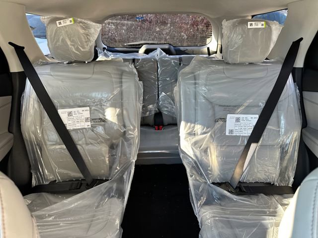 New 2026 Ford Explorer Active w/ Active Comfort Package image 18
