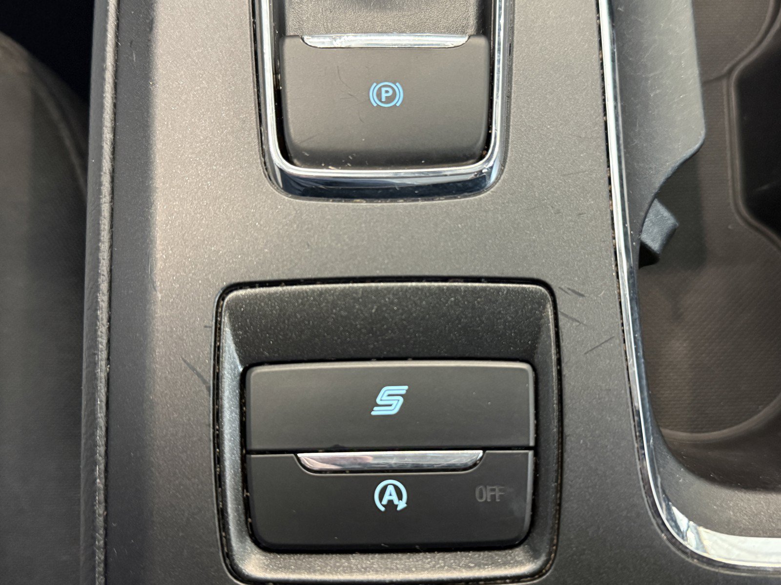 Used 2020 Ford Fusion SE FWD image 18