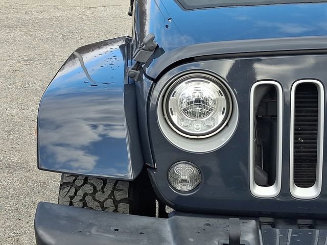 Used 2018 Jeep Wrangler Unlimited Sahara w/ Connectivity Group image 24