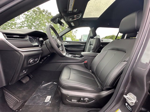 New 2026 Jeep Grand Cherokee L Limited AWD/4WD image 23