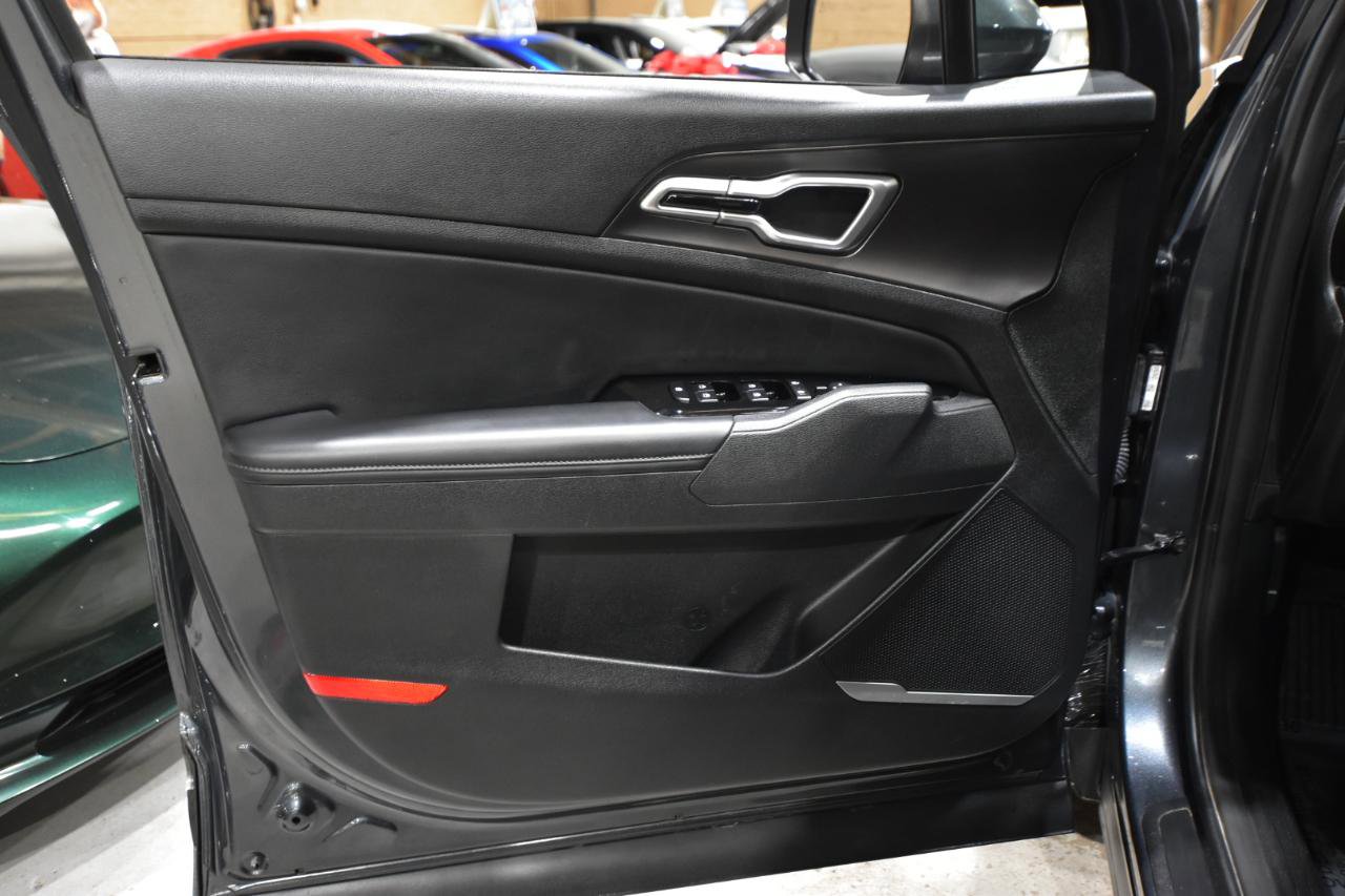 Used 2024 Kia Sportage EX image 11