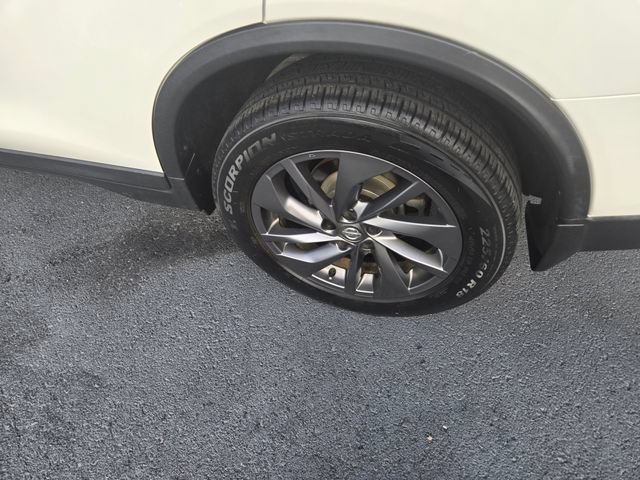 Used 2016 Nissan Rogue SL FWD image 21