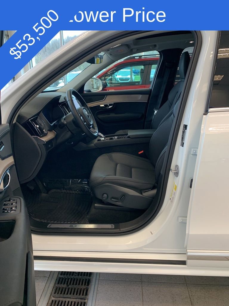 Used 2025 Volvo XC90 B6 Plus image 3