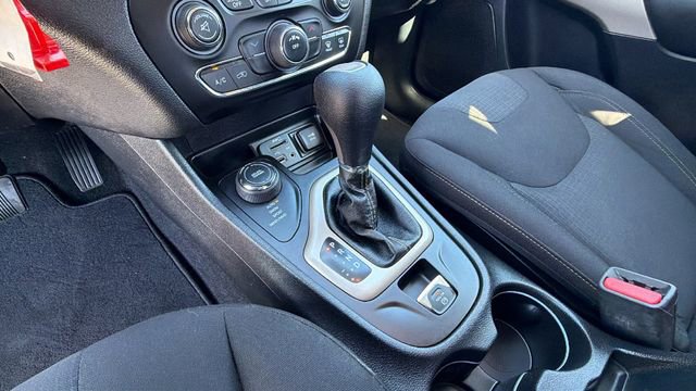 Used 2017 Jeep Cherokee Latitude w/ Trailer Tow Group AWD/4WD image 24