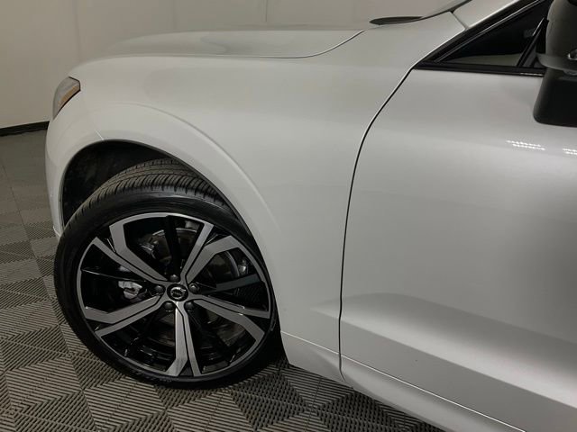 Used 2025 Volvo XC60 B5 Ultra w/ Protection Package Premier image 37