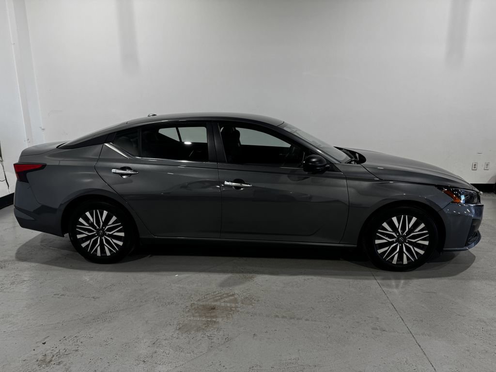 Used 2025 Nissan Altima 2.5 SV image 20