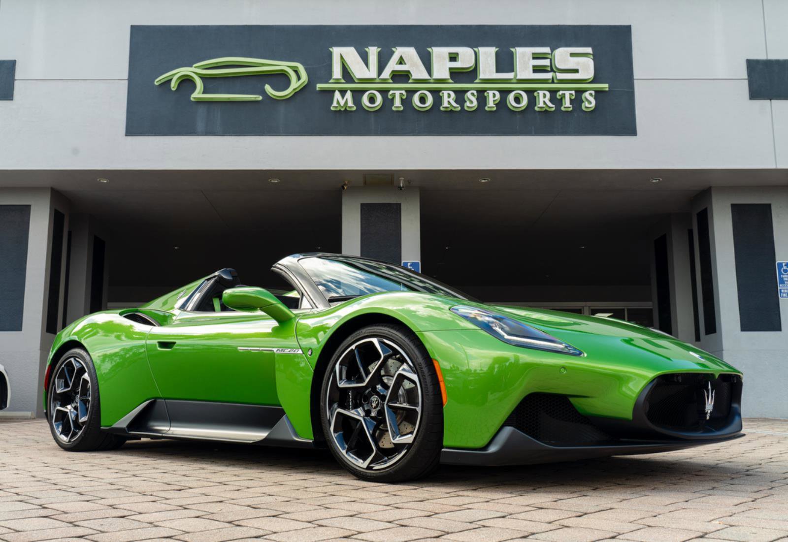 Used 2023 Maserati MC20 Spyder image 7