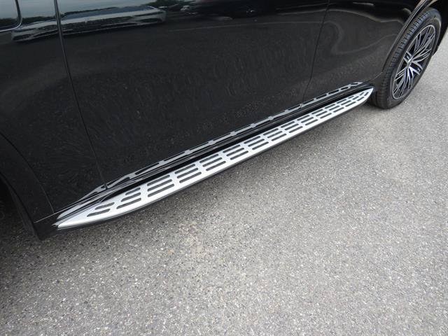 Certified 2023 Mercedes-Benz EQS 580 4MATIC SUV w/ Exclusive Trim Package image 32