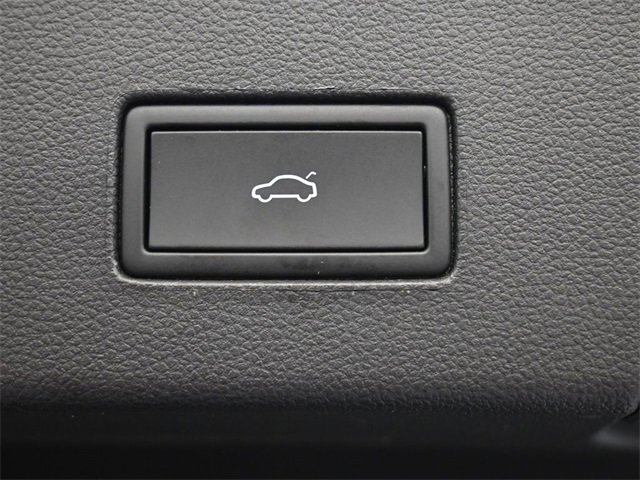 Certified 2023 Volkswagen Atlas Cross Sport SE image 16