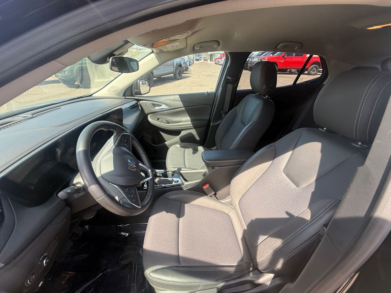 Used 2025 Buick Encore GX Preferred FWD image 27