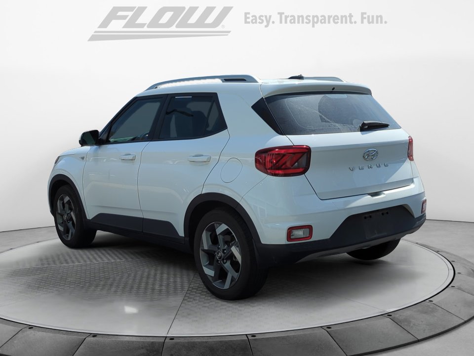 Used 2023 Hyundai Venue SEL image 6