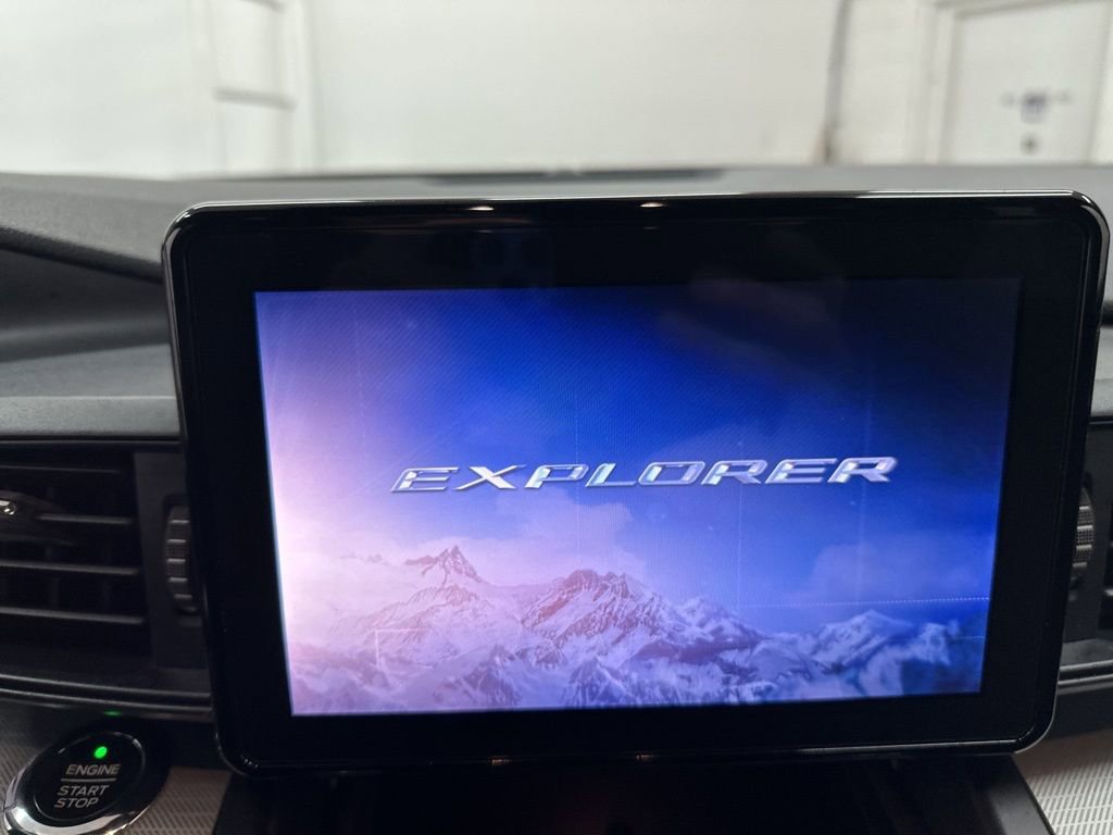 Used 2020 Ford Explorer XLT image 14