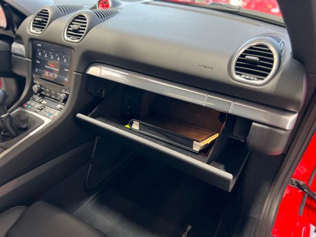 Used 2024 Porsche 718 Cayman S w/ Premium Package image 33