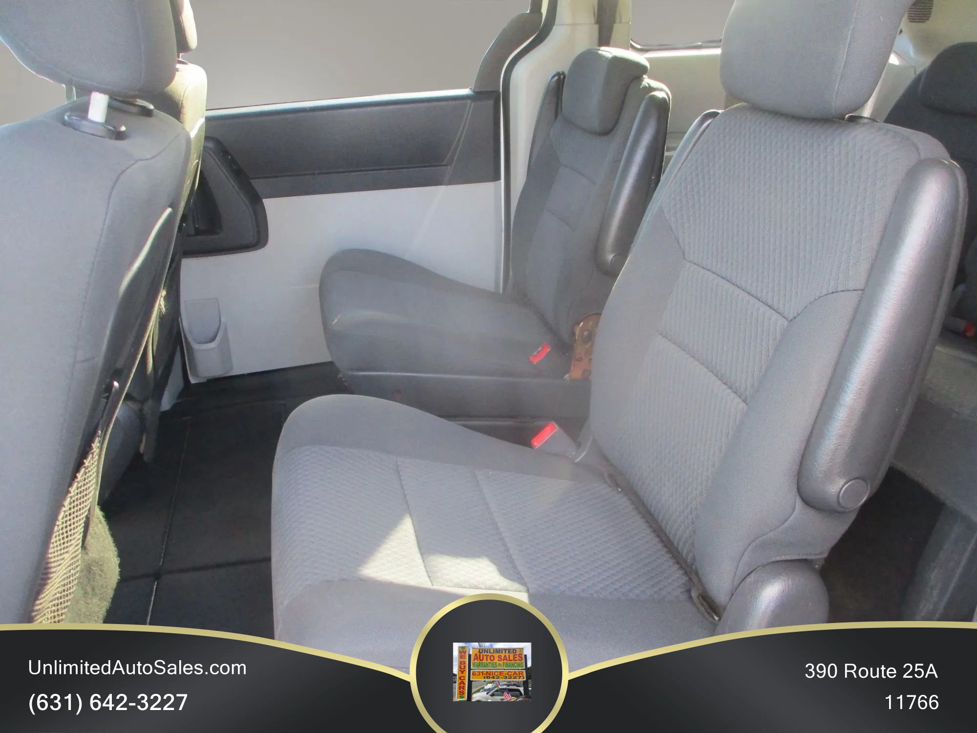 Used 2010 Dodge Grand Caravan SXT FWD image 6