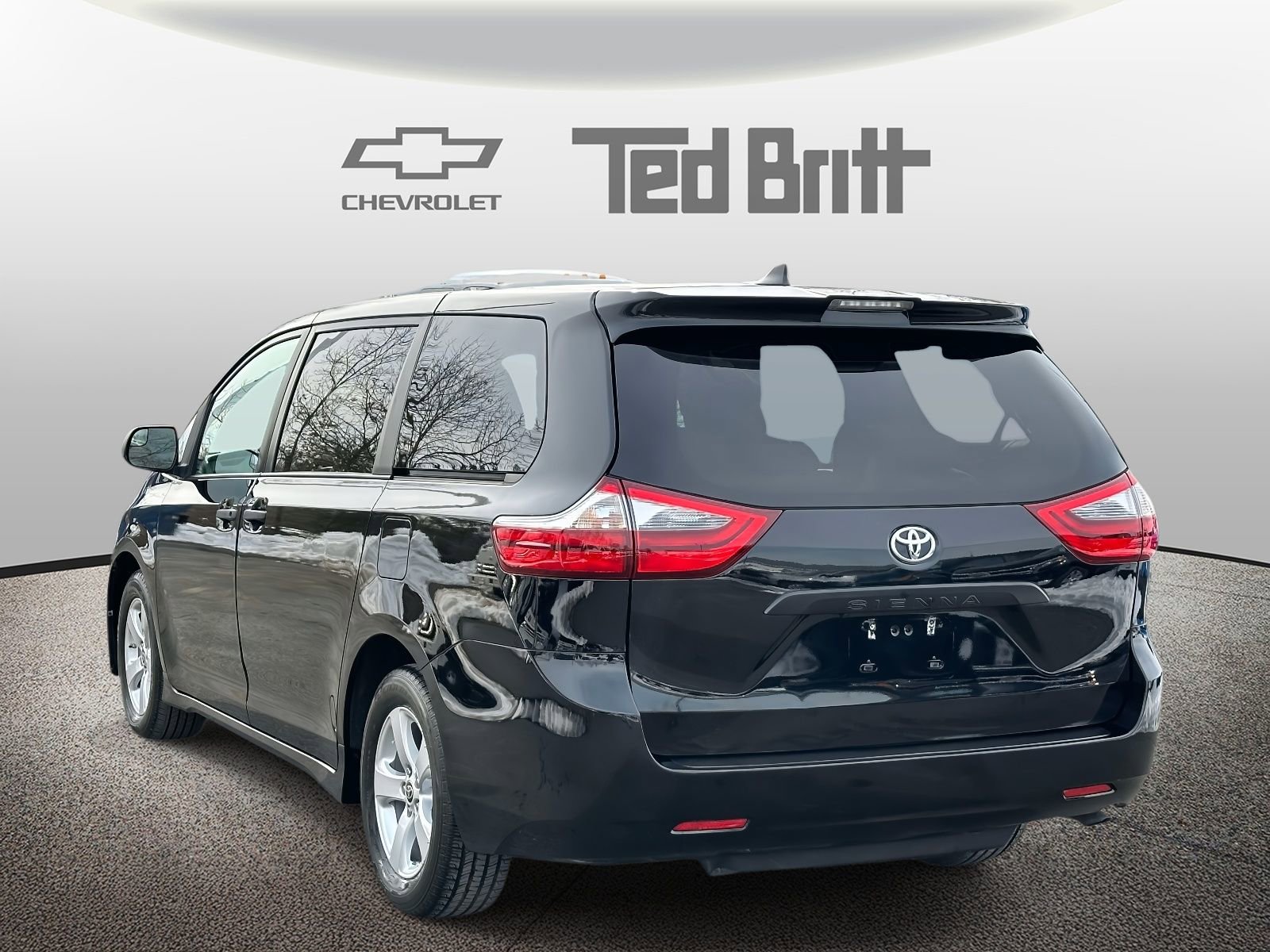 Used 2020 Toyota Sienna L FWD image 6