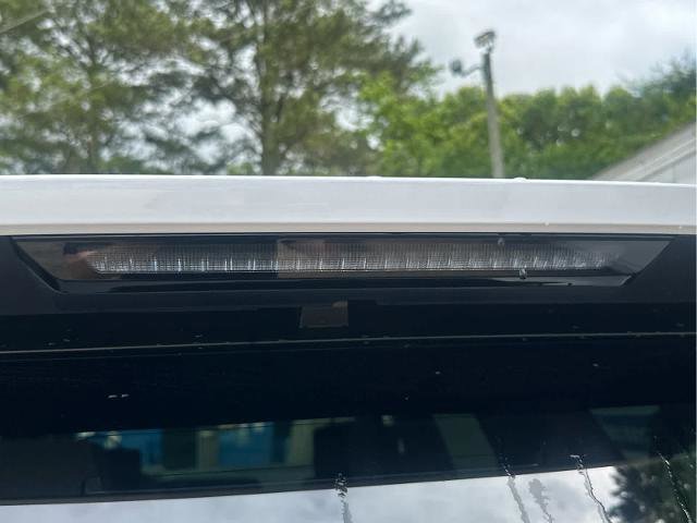 New 2025 Chevrolet Suburban Premier image 23